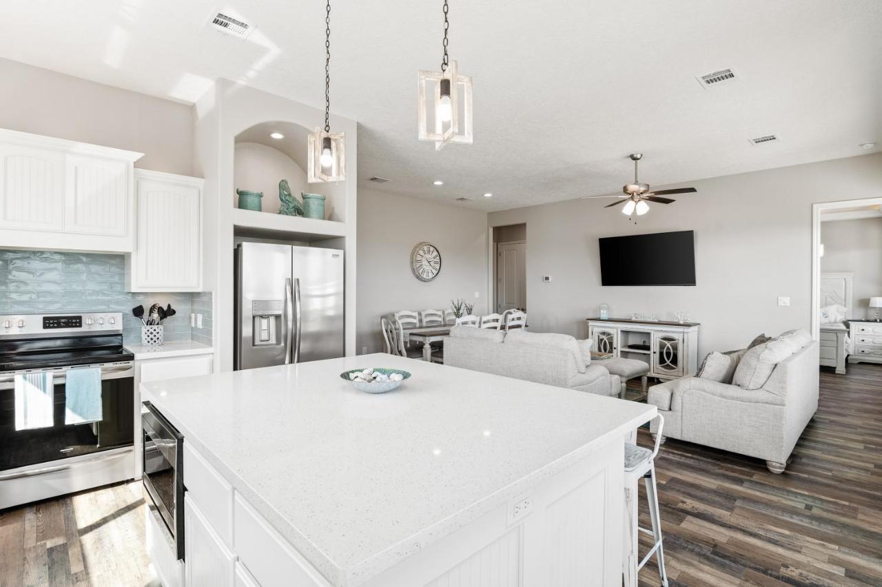 Stylish 4Br Crystal Beach Retreat Walk To Beach Bolivar Peninsula Экстерьер фото