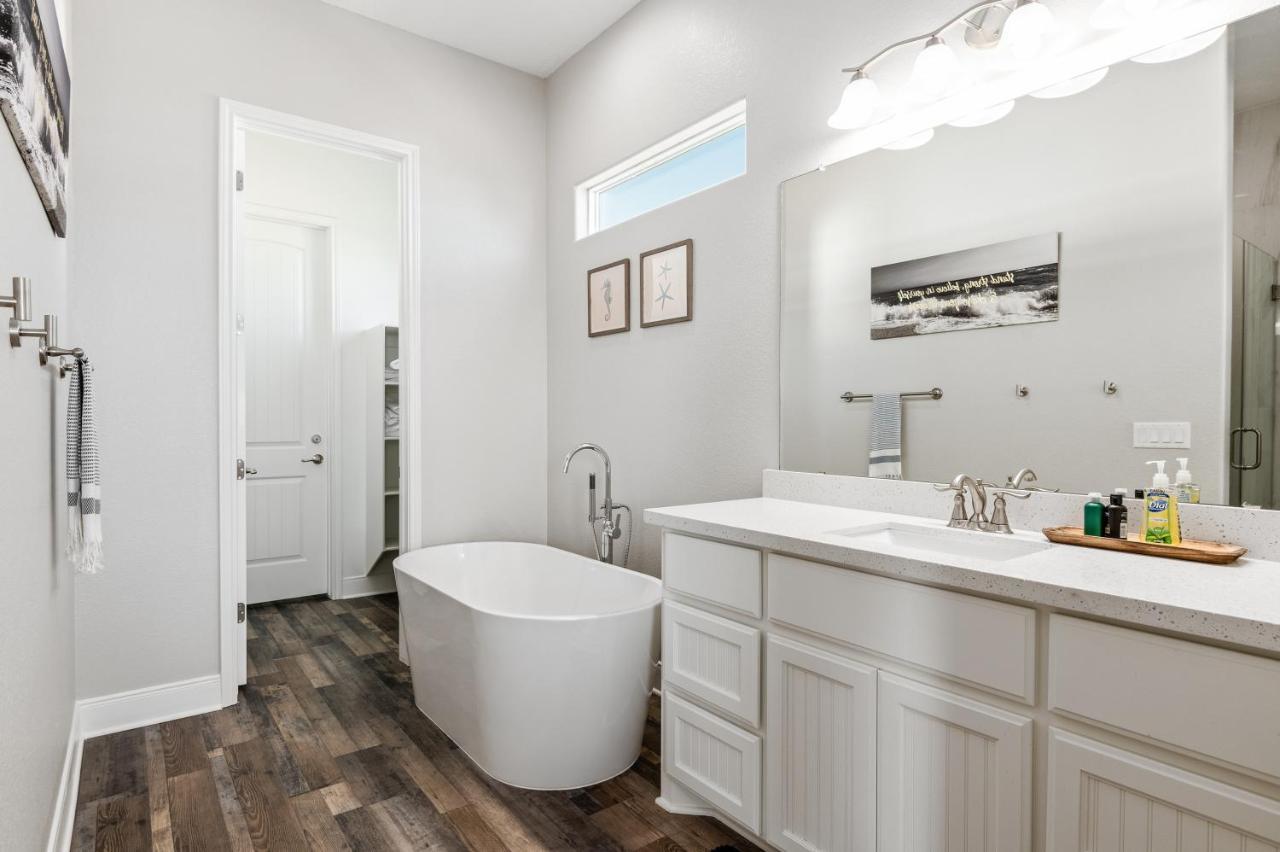 Stylish 4Br Crystal Beach Retreat Walk To Beach Bolivar Peninsula Экстерьер фото